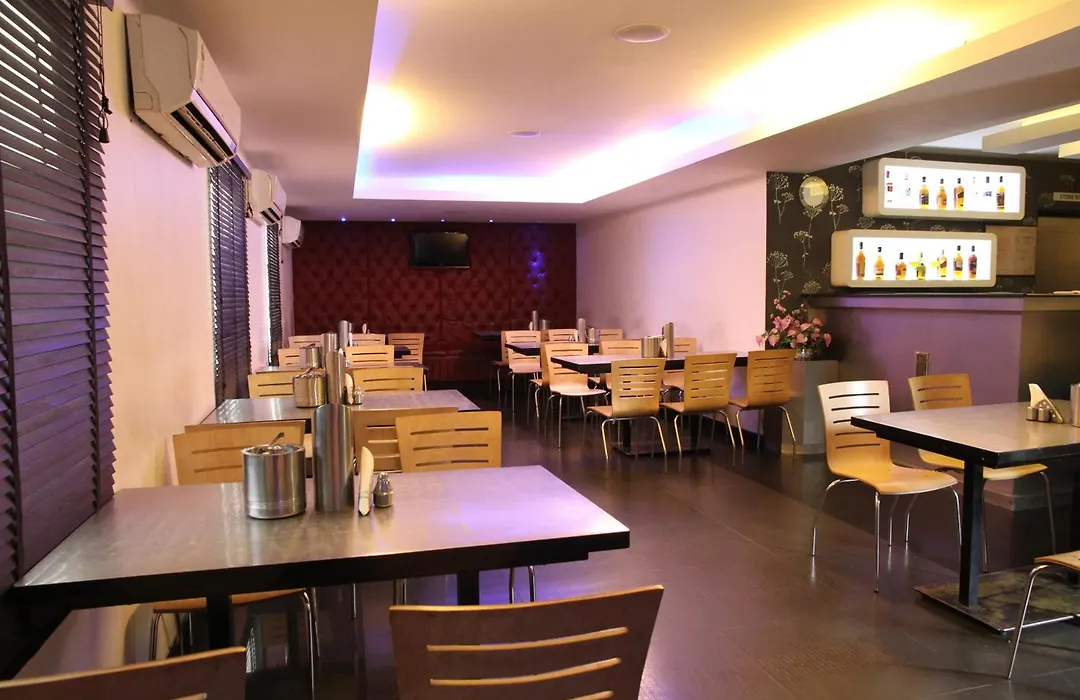 Hotel Gokulam Park-1